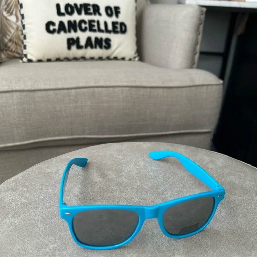 ✨NEW Stylish Neon Retro Blue mirror lens Sunglasses